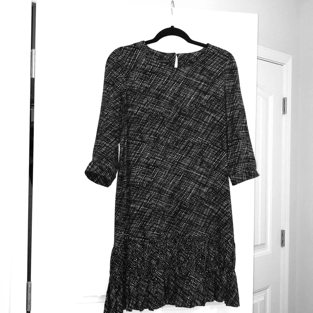 Gently used dress. Perfect for the office!